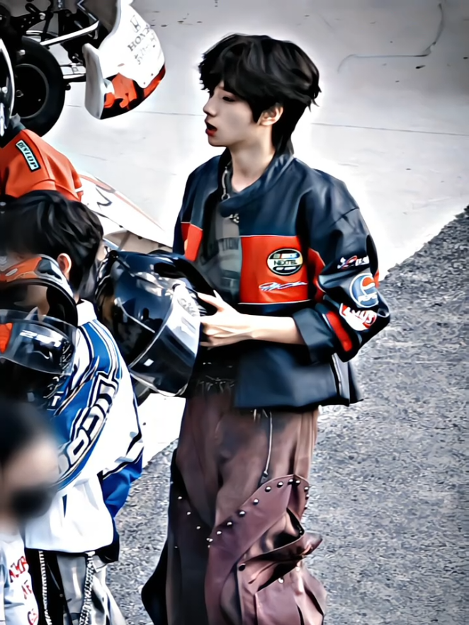 race car👑🦄🩷🩵🤍🦄 . . #wanglujie_王橹杰 #LUMOS #tffamily_4th_generation #tfstan🇮🇩🇨🇳 #fy 