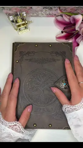 Scrapbooking magic on repeat 📖 🎞️🎬 Which page wins it for you?#memorykeeping #scrapbookingideas #pageforyou_🔥viral #ArtJournal #scrapbooking 