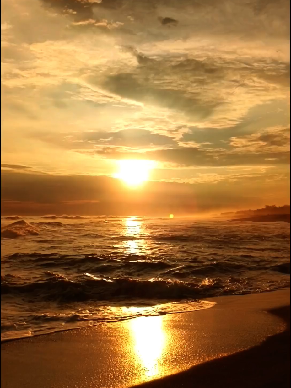 Boleh Kau Adu #sunset #pantai #pemandangan #pemandanganalam 