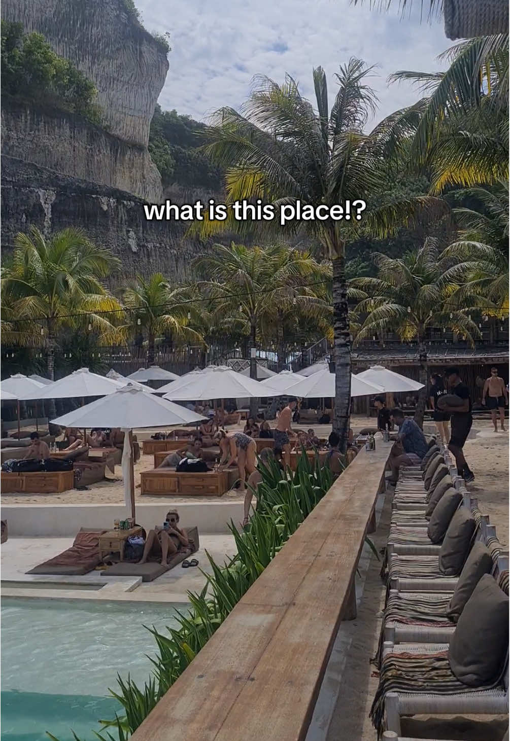 Still one of our favourite beach clubs in Uluwatu. If your looking for fewer crowds, a place to relax with drinks & good food, this is the spot!  #beachclubbali #bali #uluwatu #travel #baliindonesia 