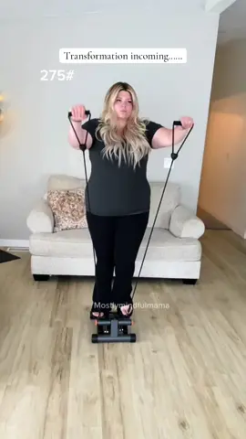 START WORKING OUT AT HOME 👏🏼 this mini stepper is the perfect thing to start your at home fitness journey 🥰 #athomeworkout #beginnerworkout #weightlosstransformation #healthjourney #ministepper 