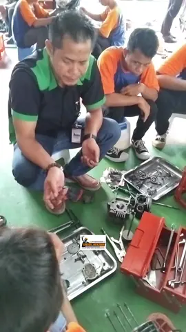 Yuk kursus !! Info pendaftaran 👇 Warman : 0878-7793-3010  Lokasi : Depok Jawa Barat Biaya bisa dicicil, Solusi cepat kerja & wirausaha   #kursusgarasimekanik #mekanikmotor #kursus #belajarmekanik #tutorial 