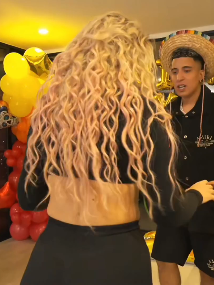 Mr STIVEN ENSEÑA A BAILAR A MAMI TC #mrstiven #mariajulissa