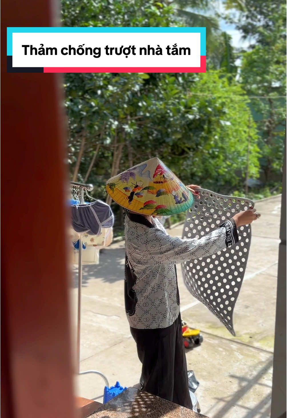 Thảm chống trượt nhà tắm đỡ sợ cha mẹ già với con nhỏ té ngã mấy bà ơi#thamchongtruot #thamchongtruotnhatam #giadungtienich  @Em bé tháng tư nè  @Em bé tháng tư nè  @Em bé tháng tư nè 