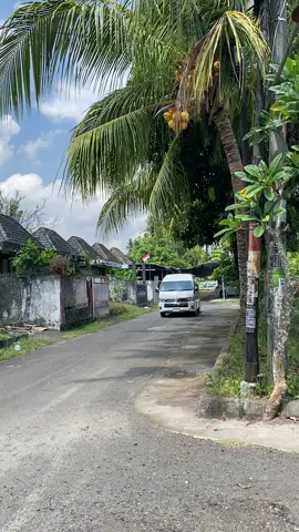 UNIT COMMUTER KAMI MELUNCURR KE LOKASI 🚀  Siap angkut rombonganmu tanpa drama! Yuk buruan booking sekarang🫣  ☎️ 08175757513 #exploreindonesia #sembaluntriplombok #villahantusenggigi #gadismelayu #sembalunlombok #liburan #lombokisland #traveltiktok #lombokhits #travelling #lombok #lomboktiktok #lombokviral #pesonaindonesia #pesonalombok #mitrajuaratraveling #fyp #fypage #4u 