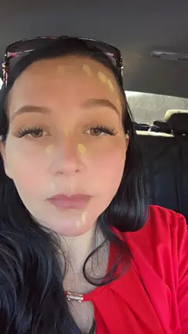 Who else does this? I usually do my makeup in the parking lot of my work  ☕️ 