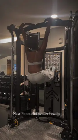 This calisthenics journey so far has been RIDE 💪🏾✨ focusing on strengthening my back has made the DIFFERENCE! One of these days I’ll be recongized as a fitness influencer 🤞🏾😮‍💨 #fitnessinfluencer#calisthenicsgirls#gymgirl#backdayworkout#creatorsearchinsights  