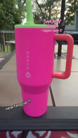It’s actually my new favorite cup, pls buy one 😭😭#fyp #foryou #foryoupage #promotion #hydrojug 