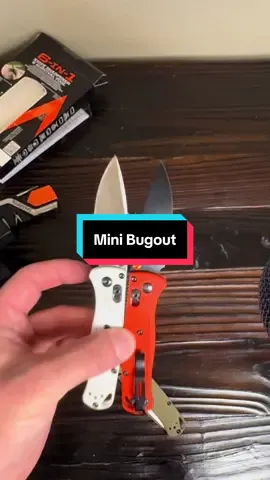 Mini Bugout pocket knives are a deal 🔥 #TikTokShopCreatorPicks #TreasureFinds #giftguide #shopicons #TTSCreatorXchange #tiktokshopunboxingchallenge #knife #everydaycarry #Outdoors #tools 