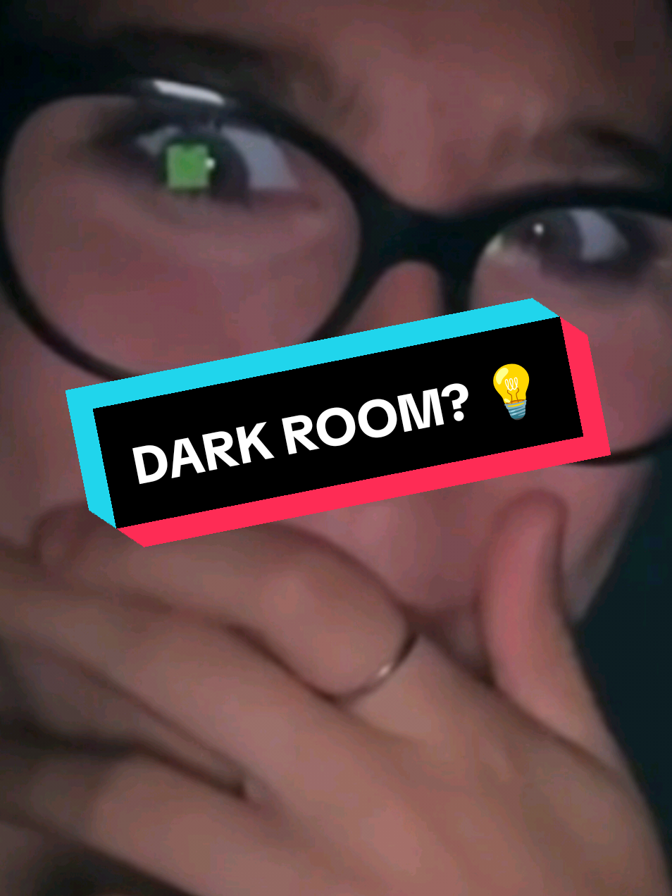 DARK ROOM? NO PROBLEM! 😂 #foryoupage #funny #laughing #laughter #contagiouslaughter 