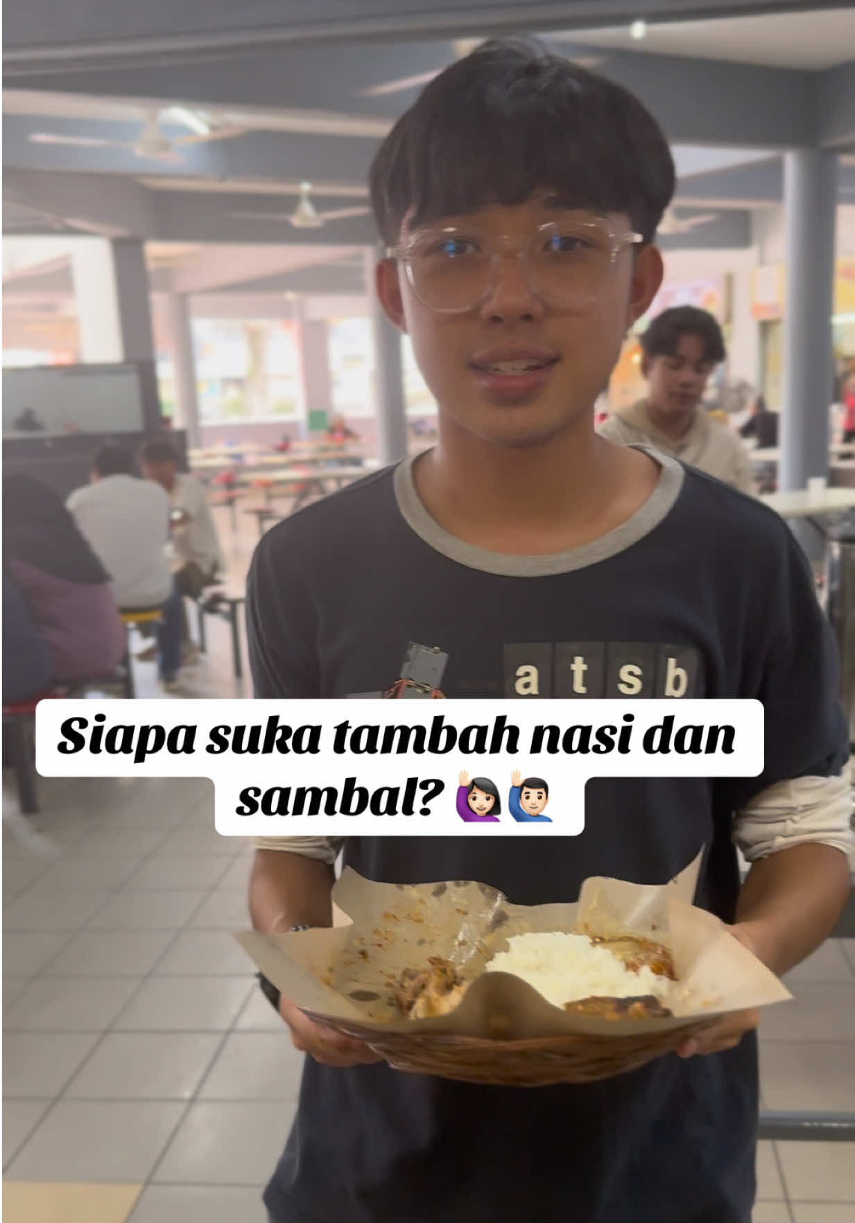 Thank You for honest feedback dik unikl 😍, siapa unikl dekat sini? Yg mne blm tahu, nak makan ayam gepuk, murah sedap dan berbaloi, meh dtg di pusat penjaja taman maluri ok.. air,nasi,sambal unlimited refill😍 mesra poket anda hari2 makan pun tak jemu😜 #ayamgepuk #ayamgepuknusantarakl #rasapedasketagih #fypシ゚viral #unikl 