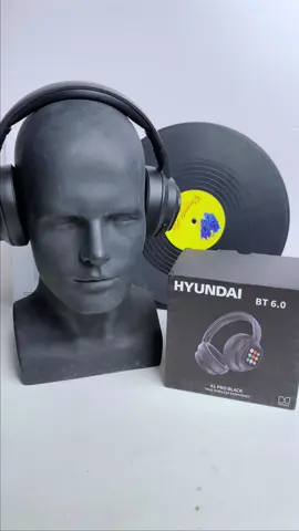 I thought these headphones were only for listening to music, but I didn't expect them to be able to take photos, answer calls, play games, and more. Best of all, they can translate 169 different languages. I love them!!!#hyundai #headphones #earbudswireless #ClipOnEarbuds#tiktokshop #BudgetTech #headphone #affordablefinds #WirelessEarbuds #TikTokShopBacktoSchool #TikTokShopDealsforyoudays #DealsForYouDays #DealsForYou #TreasureFinds #2024BackToSchool #spotlightfinds #spotlightfashion #fallstraw#fallstraw#TechObsessed #rushready