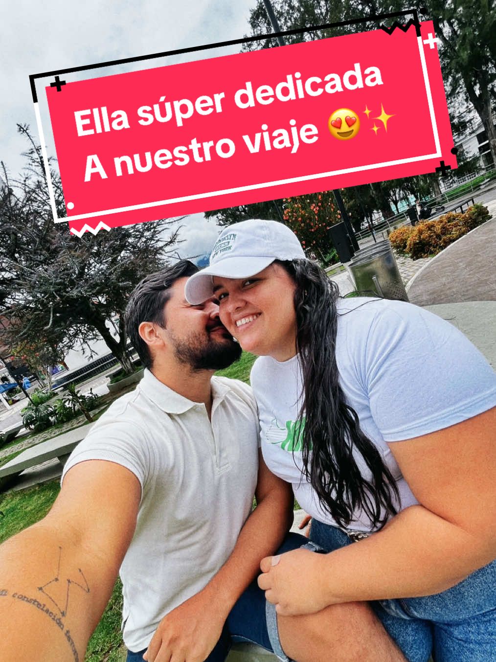 Ella es experta en organizar cronogramas 😅😍yo me dedico a disfrutar de la vista jejeje  #travel #medellincolombia #vacaciones #colombia #medalloenelmapa #medallo #vacaciones2025 #guatape #guatapecolombia #outfitideas #outfit #outfithombre #para #paratii #fpyシ 