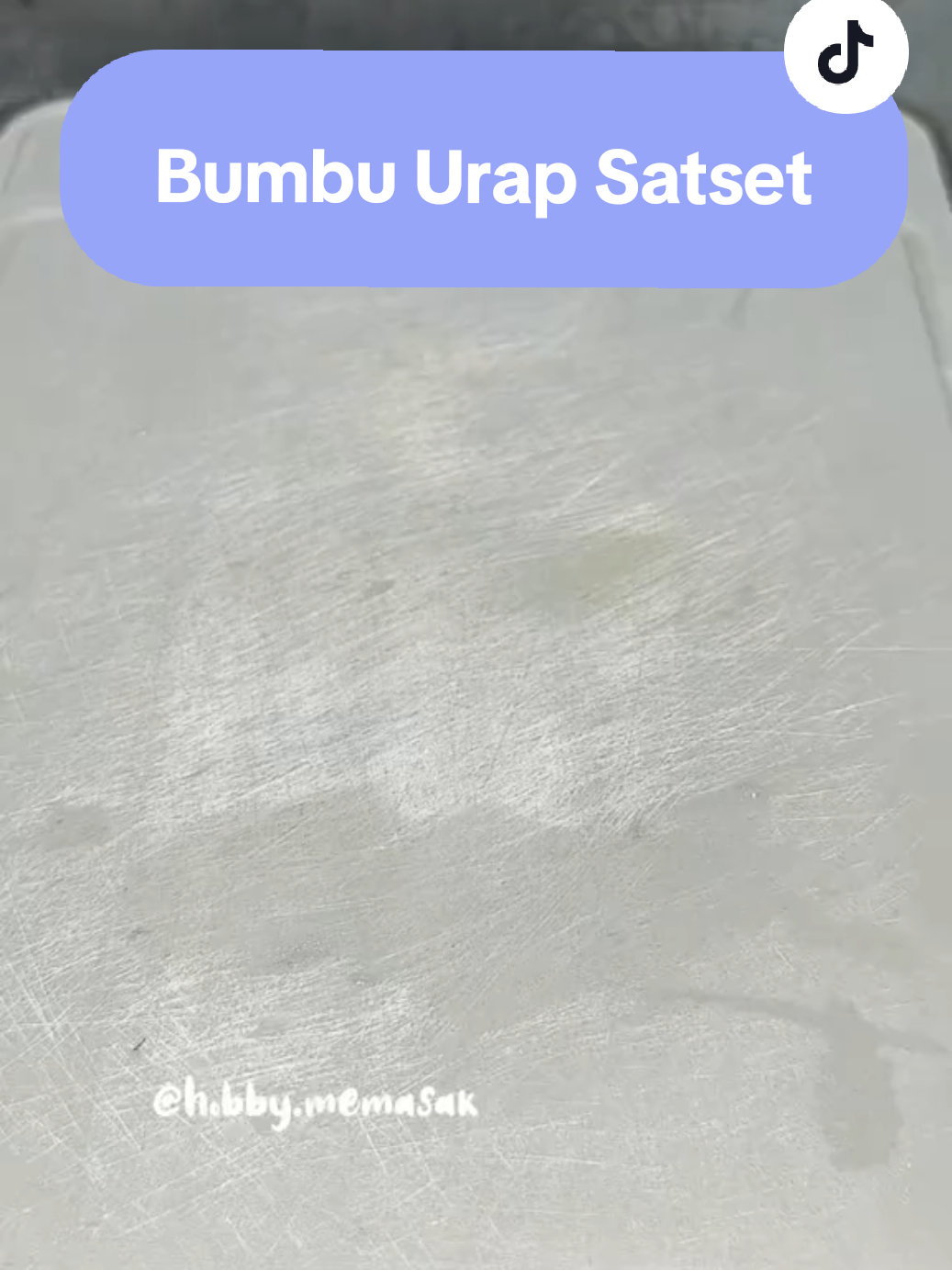 Bumbu Urap Bahan 1 : 200 gr Kalapa parut yang tidak tua.  Bahan 2 :  3 lembar daun jeruk 2 cm kencur 1 sdt terasi bakar 1,1/2 sdt garam 2 sdm gula 2 sdt desaku cabe bubuk 2 sdt desaku bawang putih bubuk 1/2 sdt desaku kunyit bubuk 4 SDM air.  #resepsimple  #fyp  #bumbuurap_satset #resepsatset 