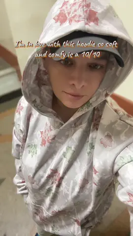 #hoodie #sweaterweather #softhoodie #fallfashion #tiktokshopcreatorpicks 