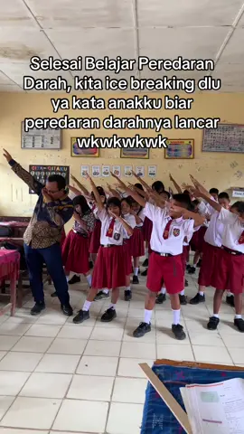 Coment dong Video kita sudah sampai dikota mana saja ?  Trimakasih trian Pacu Jalur yang sangat menyenangkannya #fypシ゚viral #viralvideo #kemdikbudristek #gurusd #viraltiktokvideo #pacujalurkuantansingingi #hutri80indonesia🇮🇩 