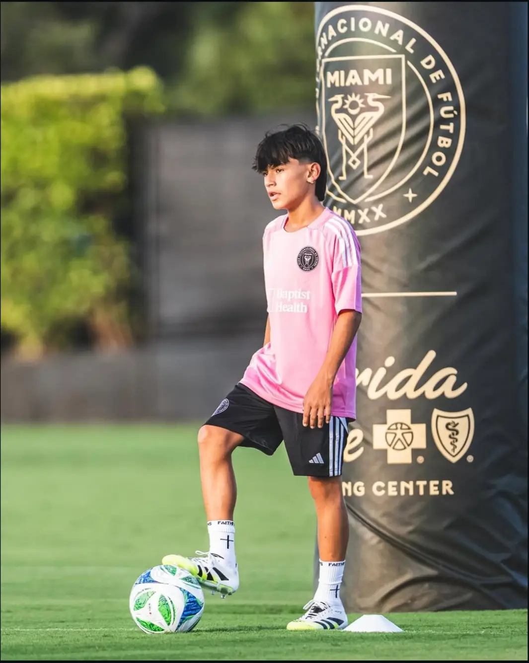 New photo📷 #rogerllauradojr2012 #rogerjr🏆⚽ #intermiamicfu14🇺🇲🏆 #fypシ゚  #foryoupageシ゚America🇺🇸 