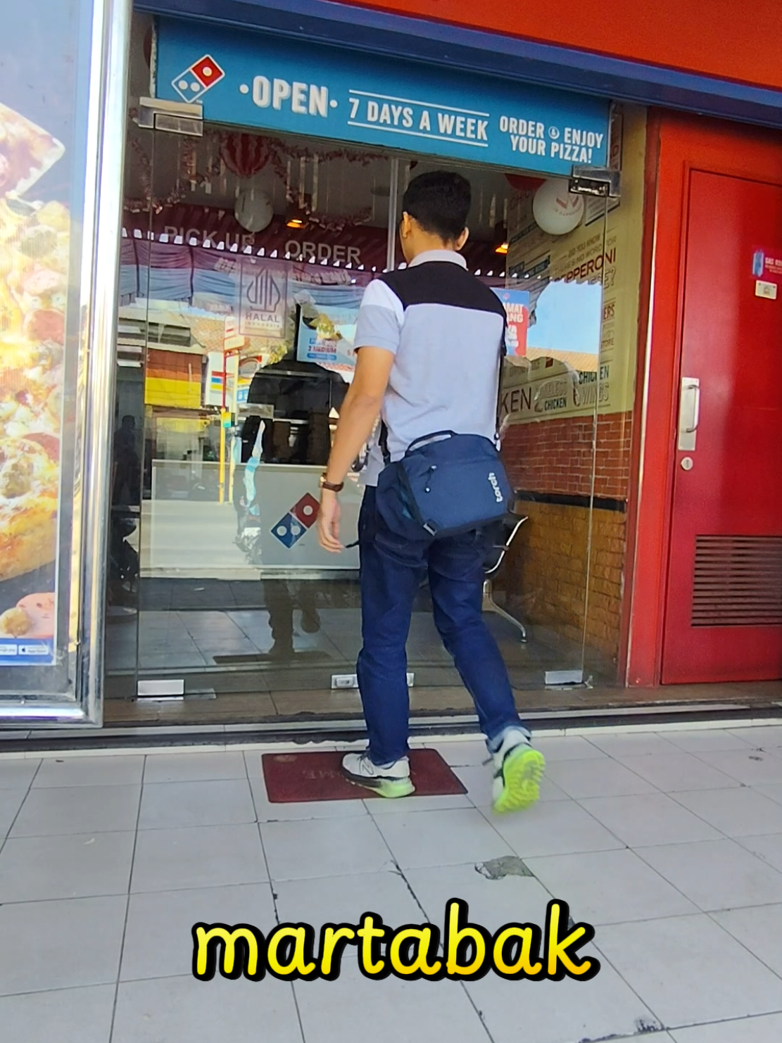 Pie Martabak Pizza dari Dominos yang bener bener bikin nagih #dominospizza #piepizzamartabak #dominospizzadeltasari 