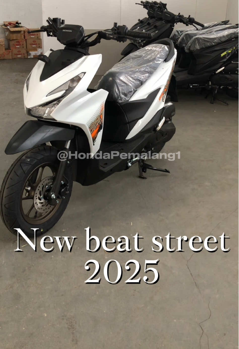 🔥 PROMO SPESIAL HONDA BEAT STREET 2025 🔥 💥 Buat Warga PEMALANG & Sekitarnya (Plat G) 💥 🎉 BISA CASH & KREDIT 📌 DP CUMA 300 RIBU AJA!! ‼️ Bayar DP-nya Setelah Motor Sampai di Rumah Kamu! ‼️ ✅ Proses CEPAT & MUDAH ✅ Motor DIANTAR SAMPAI RUMAH ✅ Unit READY & TERBATAS ✅ Bisa bantu proses tanpa ribet ✅ Bonus menarik untuk pembelian bulan ini! 💬 INFO & PEMESANAN: 📲 WA: 0856-4093-7015 (Fast Response) 🛵 Jangan Lewatkan Kesempatan EMAS ini! Miliki Honda Beat Street 2025 terbaru sekarang juga dengan DP ringan dan sistem bayar paling gampang! #hondapemalang #promohonda #beatstreet2025 #dpmurah #pemalangikhlas 