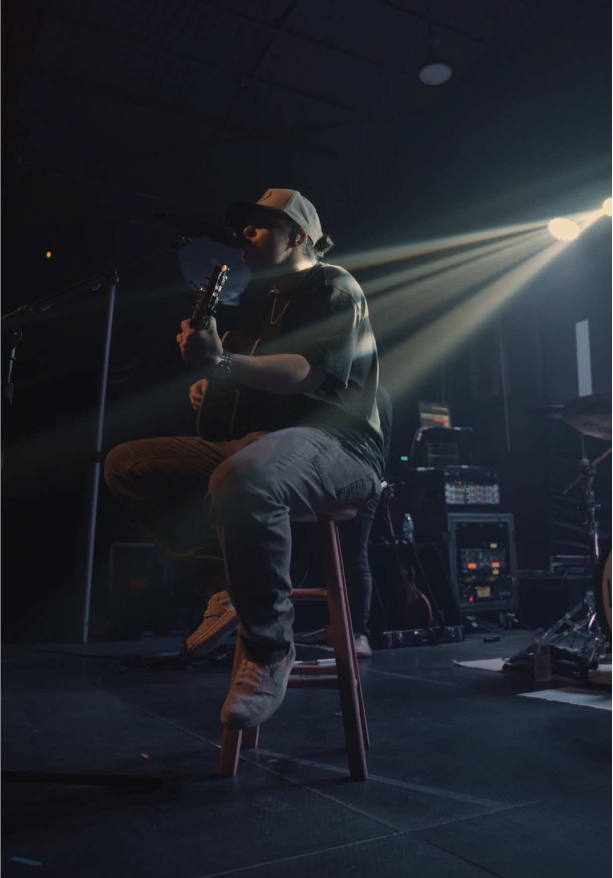 This moment on tour>>>> #letyouknowwhenigetthere #iknowwhatiwant #touring #livemusic 