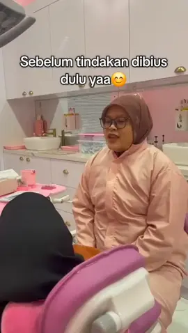 Hai tamtamafriends tau gk tentang bius (anestesi) pada tindakan gigi adalah proses pemberian obat anestesi untuk menghilangkan rasa sakit selama prosedur dilakukan. Biasanya digunakan saat tindakan seperti pencabutan gigi, penambalan dalam, pembersihan karang gigi, atau perawatan saluran akar…😌 Ayok segera periksakan gigi kalian  di klinik pratama tamtama medika💚🩷 sebelum kang dedi  Yg jemput kamu🤭 #klinik #fyp #poligigi #klinikpratama  #doktergigi 