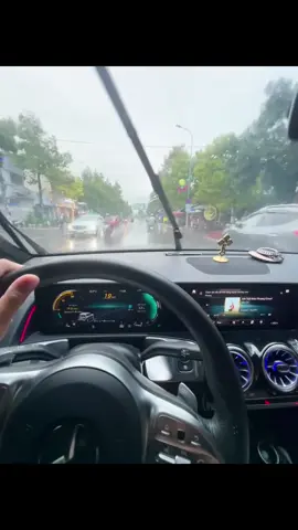 Mưa gió quá 