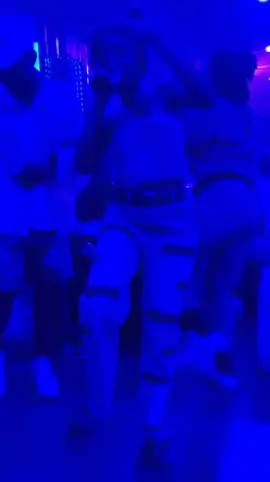 🥰🥰 je danse comment  #fypシ #tiktokafrica #danse #boitedenuit #night #nightclub 