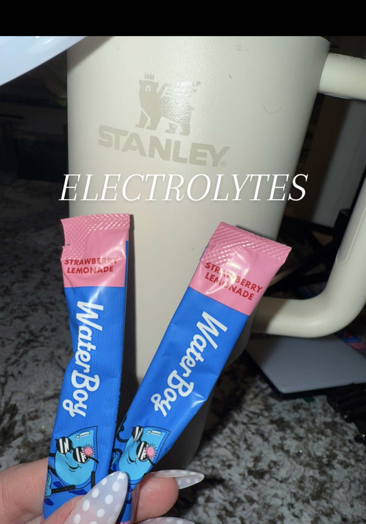So for my pregnant friends what electrolyte do you use? #pregnant #hydrate 