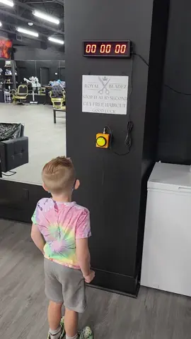 10.seconds challenge to.win free haircut  #fyp #viral #trending #fypシ゚ #foryoupage 
