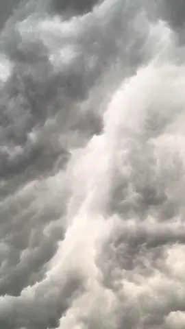 Se va caer el cielo #mazatlan #tormenta 