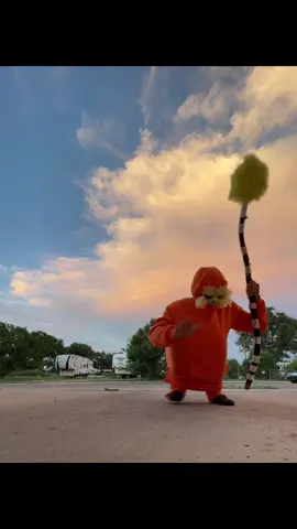 Macarena #foryou #trending #macarena #lorax #viralvideo 
