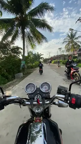 obat ketenangan yaitu jalan jalan sore sambil naik rx king 🤗 #rxking #rxkingindonesia #stylepakguru #masukberandafyp 
