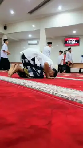 solatlah sebelum kau di solati