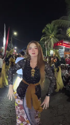 Kebaya hitam 