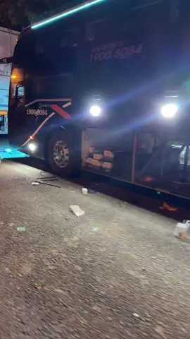 Đèn gầm chạm chạm của anh em đây ạ 🤣🤣🤣 #tienoanhlimousine #đèngamdulich #ledgamxehoi #ledtrangtri #led #ledxetai #fyp #xuhuong #xuhuongtiktok #ĐứcMinh 