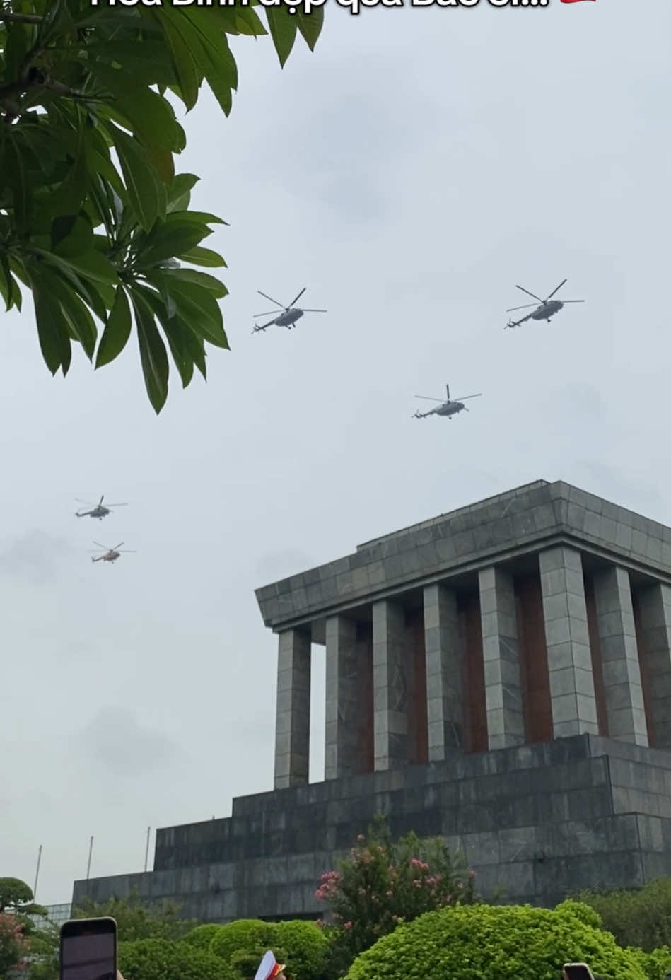 Máy bay trên bầu trời Độc Lập - Tự Do - Hạnh Phúc 🇻🇳 #vietnamtrongtoi #hanoi #tiktok #vietnam #xuhuong 