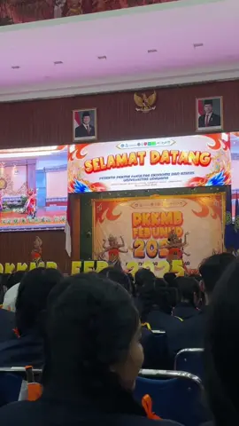 Prajna Chakra Vijaya bukan sekadar tema, tapi komitmen kita untuk menjadi generasi unggul, mandiri, dan berbudaya @Media FEB Unud  #pkkmbfebunud2025 #prajnachakravijaya #chakrawara #febaboveall #unggulmandiriberbudaya