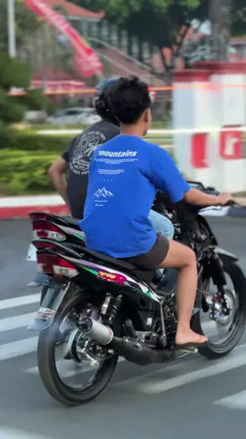 sama kamu kpan? #fizr#2stroke#fyp#foryou#dplmuffler 