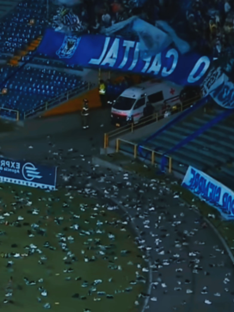 Lo de #Millonarios ya alcanza niveles de ficción, los azules viven un momento pésimo en medio de derrotas, remontadas, protestas y una división notoria con la hinchada que ve a su equipo en el último lugar y ahora cayeron ante #UnionMagdalena #futbol #colombia #ligabetplay 