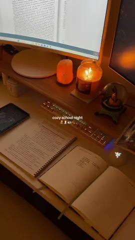 cozy night routine and readings for class 🧸🍂 #nightroutine #SelfCare #cozytok #fallaesthetic #afterschoolroutine 