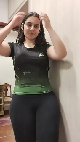 sigam minha conta que eu canto e toco instrumentos: music_maria_manco