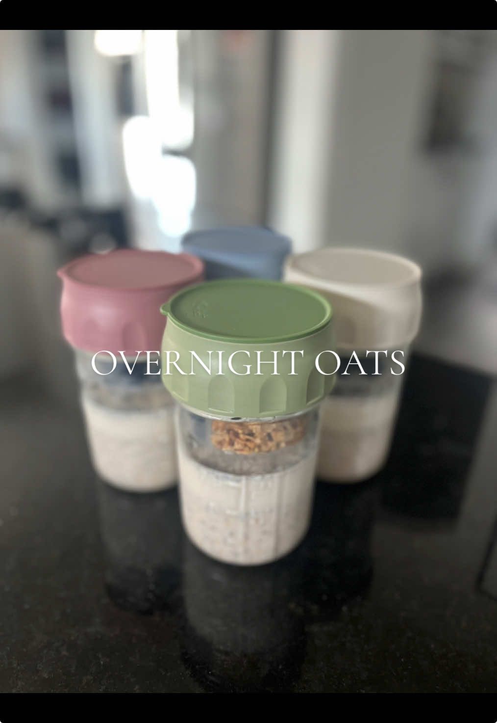 obsessed with these containers! perfect for overnight oats or yogurt🥣 #overnightoats #oatmeal #overnightoatsrecipe #onthegobreakfast #snackcontainer 