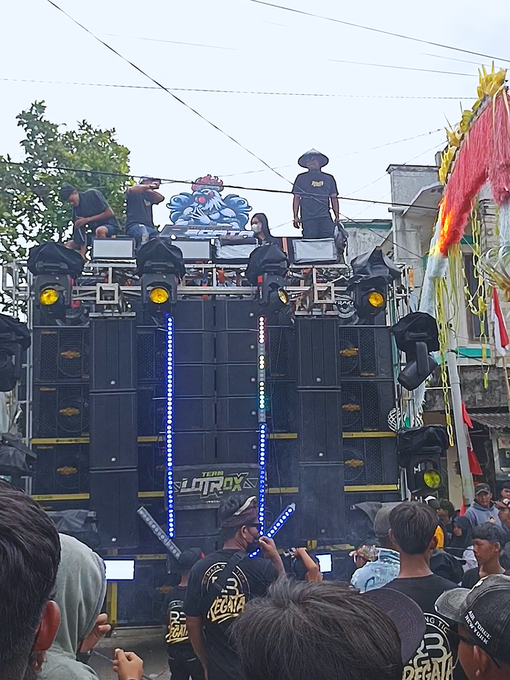 Batle Perseduluran L-Man Audio Vs Raka Audio Karnaval Brakas Dempet Info Job Lighting Bisa Menghubungi Lewat Dm/Wa : 087823510220, Alamat Ds,Candisari,Purwodadi.  SINAR LIGHTING Siap Membuat Acaramu Lebih Berwarna💥😜 #three3z  #sinarlighting  #purwodadi  #grobogan  #lighting 
