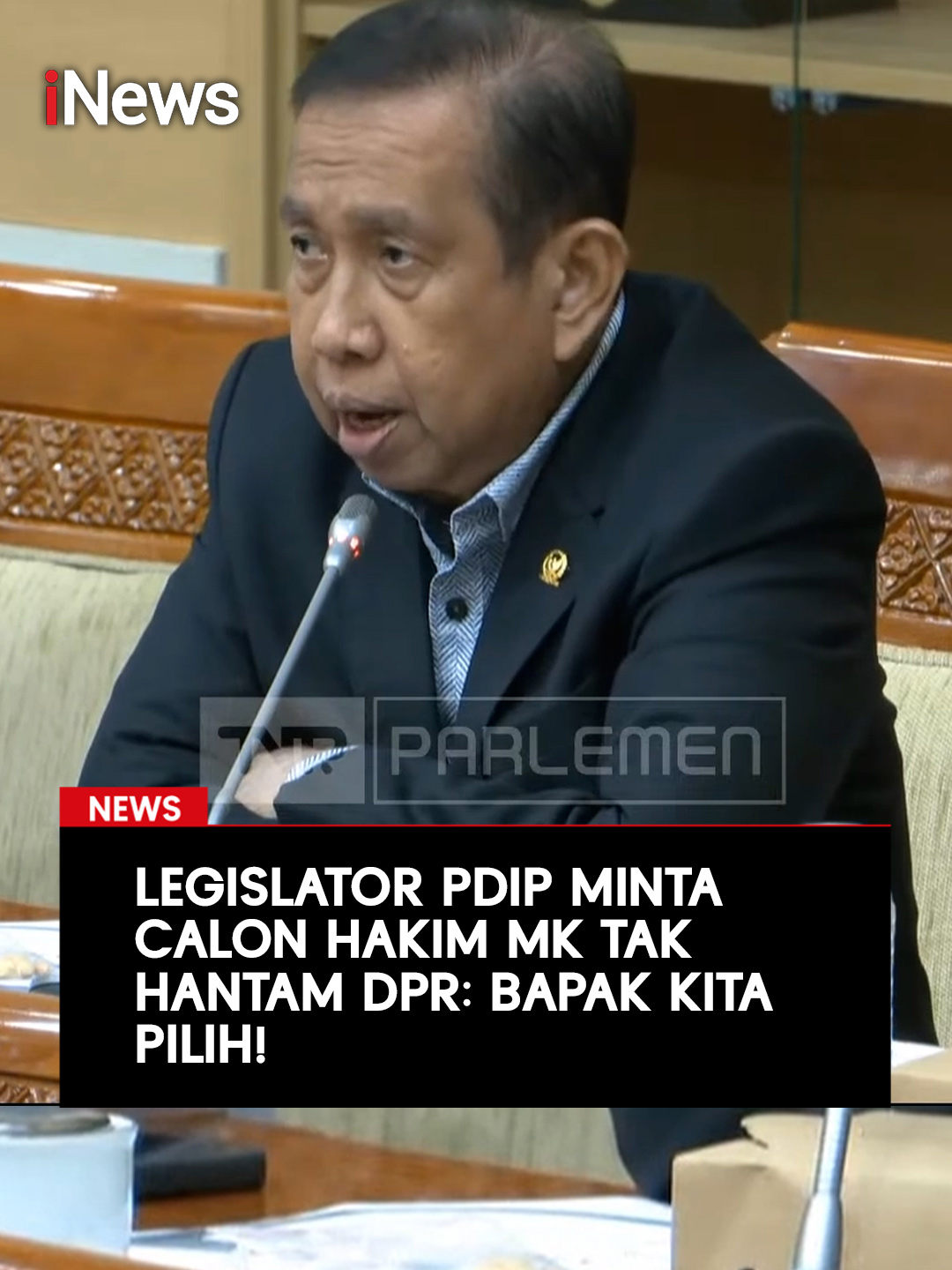 Anggota Komisi III DPR Fraksi PDIP Irjen (Purn) Safaruddin mengingatkan Inosentius Samsul sebagai calon hakim Mahkamah Konstitusi (MK) agar tidak menghantam DPR setelah menjabat sebagai hakim MK kelak Safaruddin mengatakanseorang hakim MK yang berasal dari jalur DPR semestinya tidak sampai membuat keputusan yang justru bertentangan dengan lembaga legislatif. Ia menambahan bahwa seorag hakim MK harus berpegang teguh pada pendirian. Diberitakan sebelumnya, calon hakim Mahkamah Konstitusi (MK) Inosentius Samsul menjalani uji kelayakan dan kepatutan atau fit and proper test di Komisi III DPR RI pada Rabu (20/8/2025) hari ini. Wakil Ketua Komisi III DPR RI, Ahmad Sahroni, mengatakan, Inosentius menjadi satu-satunya kandidat pengganti Hakim MK Arief Hidayat yang akan memasuki masa pensiun.  Baca selengkapnya hanya di  https://www.inews.id/news #iNews #DPR #DPRRI #CalonHakimMK #MahkamahKonstitusi #AnggotaDPR #FraksiPDIP