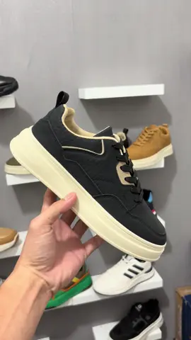 Rekomendasi sepatu casual yang kerenn,bisa di pakai formal dan non formal.#sepatupria #sepatufashion #sepatukerja #sepatu #sepatucasual 