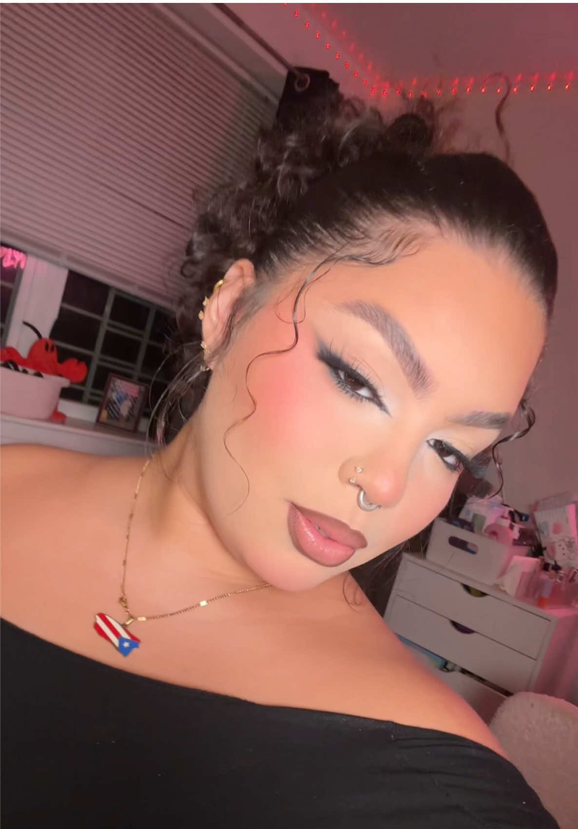 New signature look?🤭 #fyp #nyc #makeupartist #nycmakeupartist #latina 
