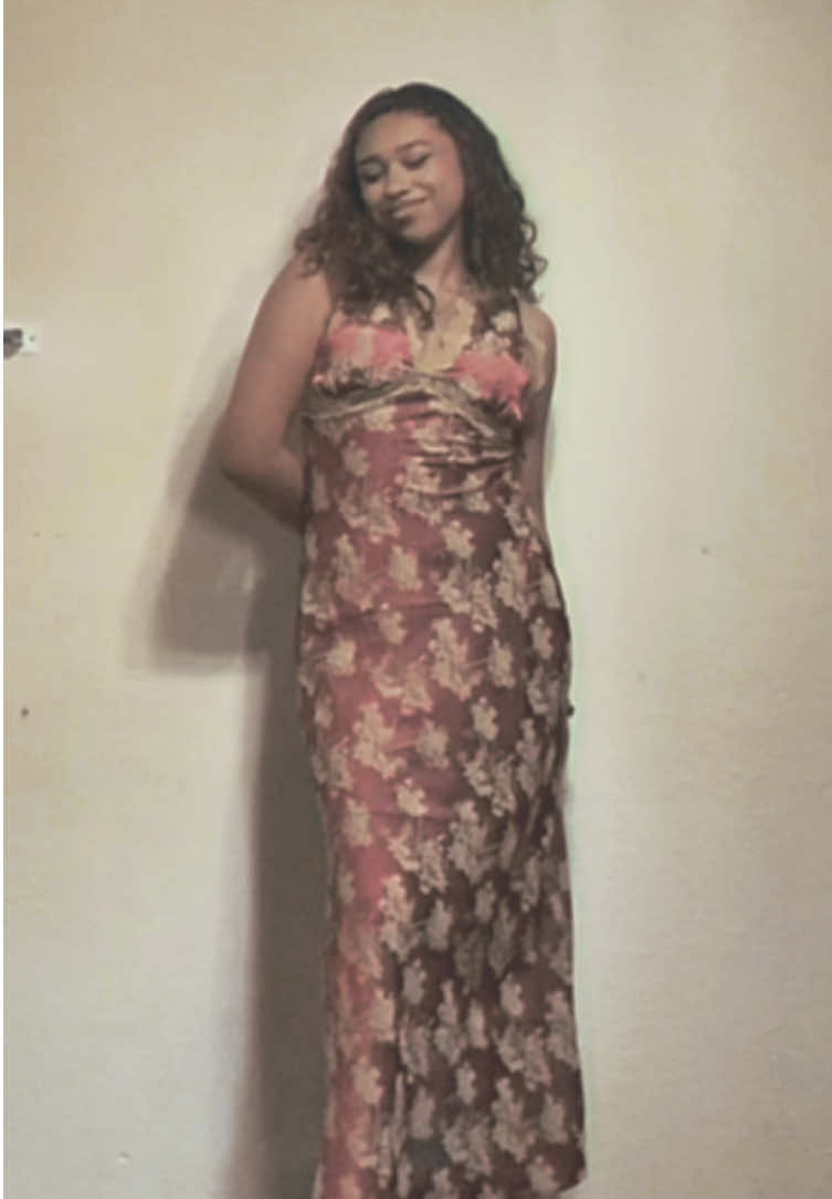 The string hanging out of the dress ruined my fantasy 🙄 ##fashiontiktok ##fypシ