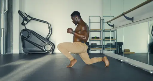 Animal flow  Hip mobility training, for flexible pelvis and good stretch for the quads and ankles.  #ankles #anklestretch #quads #quad #hipmobility 