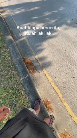 Laki2 tdk bercerita tiba2 rungkap😫🤣 #fyp #driverpinrang #foryou #drivertiktok #merahgacor🔥 #truksulawesistyle #bugispinrang📍 