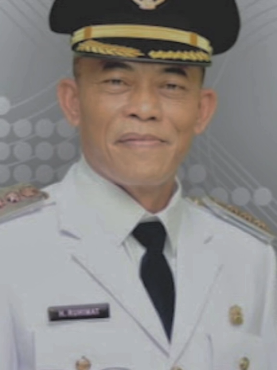 H. Ruhimat lahir di Subang, Jawa Barat. Ia adalah seorang birokrat dan tokoh masyarakat yang kemudian terpilih sebagai Bupati Subang periode 2018–2023. Dalam kepemimpinannya, ia fokus pada pembangunan infrastruktur, pendidikan, dan peningkatan kesejahteraan masyarakat Subang. Sebelum menjadi bupati, ia berkarier di pemerintahan daerah dengan pengalaman panjang di birokrasi. Pada Pilkada 2024, H. Ruhimat kembali mencalonkan diri sebagai Bupati Subang, namun tidak berhasil terpilih untuk periode berikutnya. #hruhimat #bupatisubang #kabupatensubang #dikhistory #fyp #foryou #foryoupage #trending #viral #lewatberanda #lewatberandafyp 